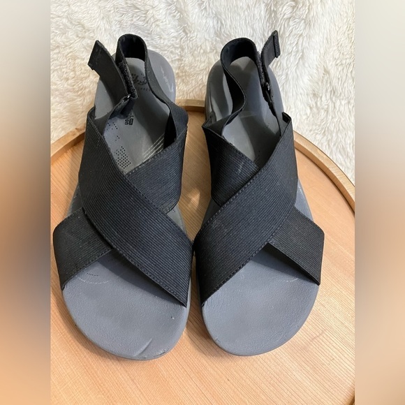 Clarks Women’s Black Arla Jacory Wedge Slingback Sandals Size 10 - Picture 3 of 11